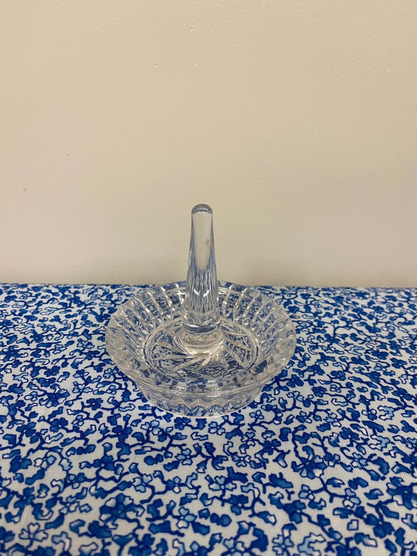 glass ring holder - 2