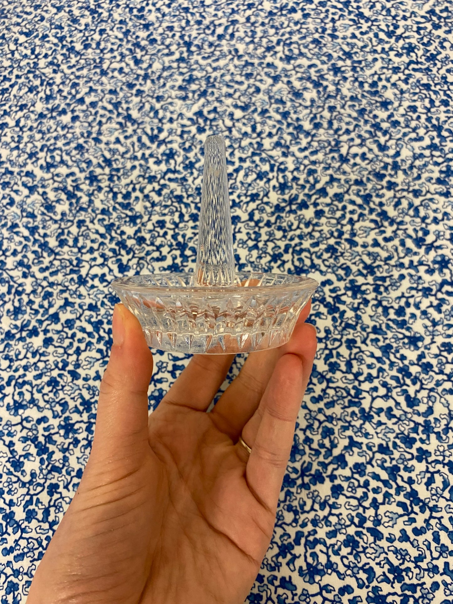 glass ring holder - 4