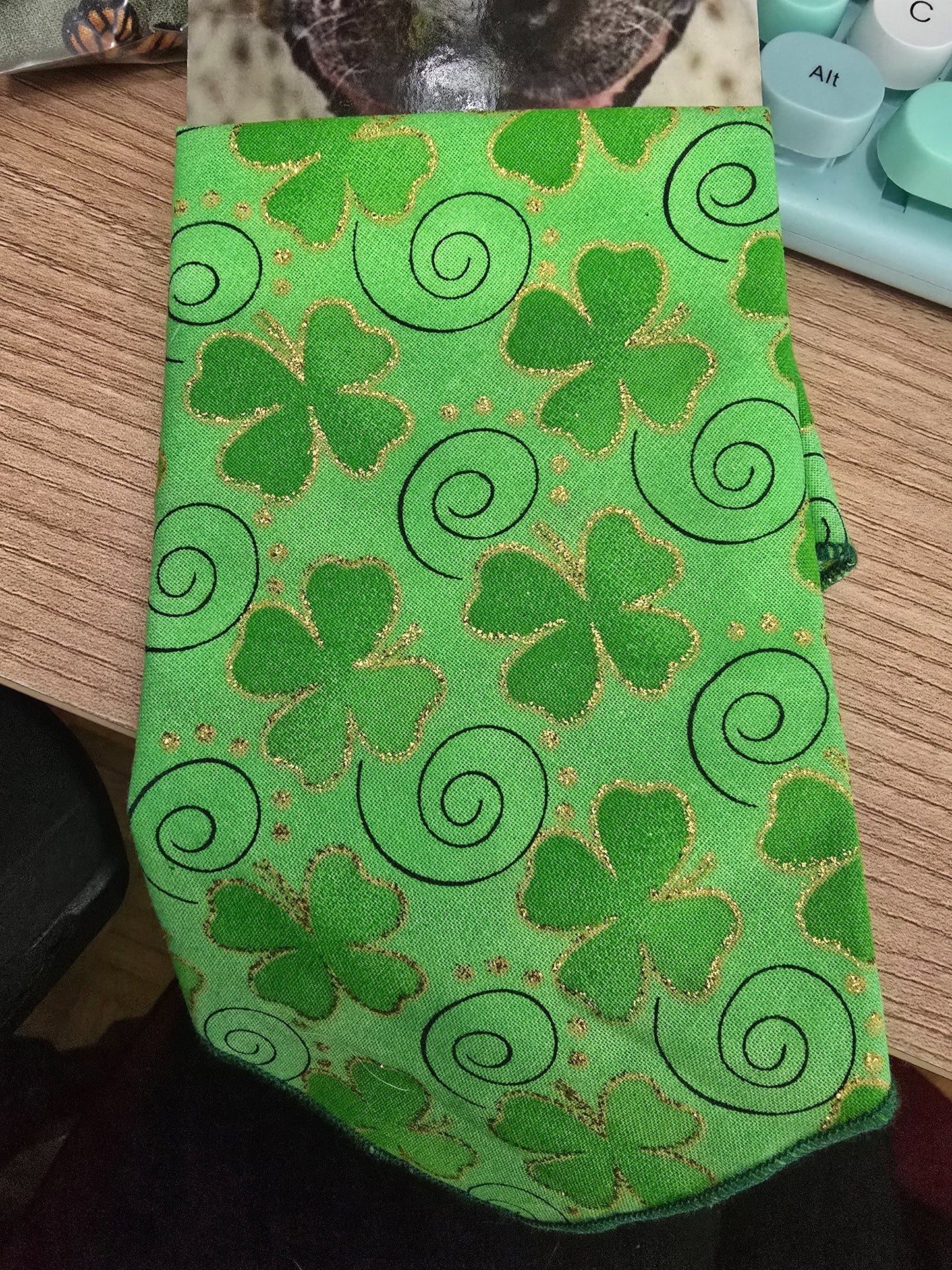 665f5e7d04f32b049949ecdf_bandana-sparkle-shamrock_1772744031357.jpg