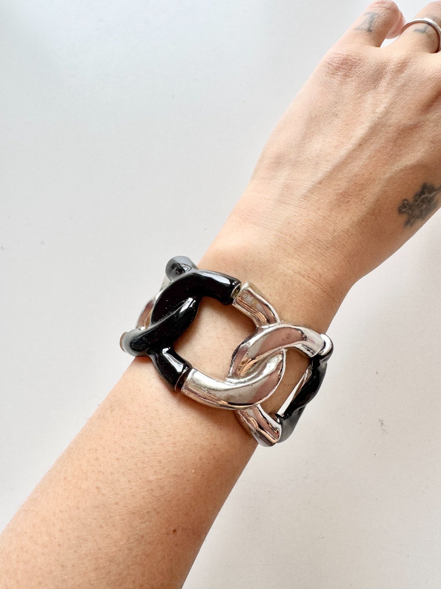 0519 Chain link cuff