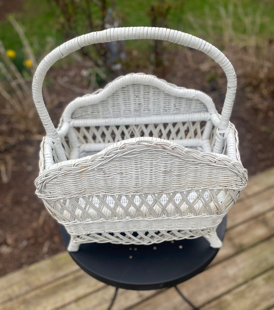 White Wicker Vintage Magazine Stand