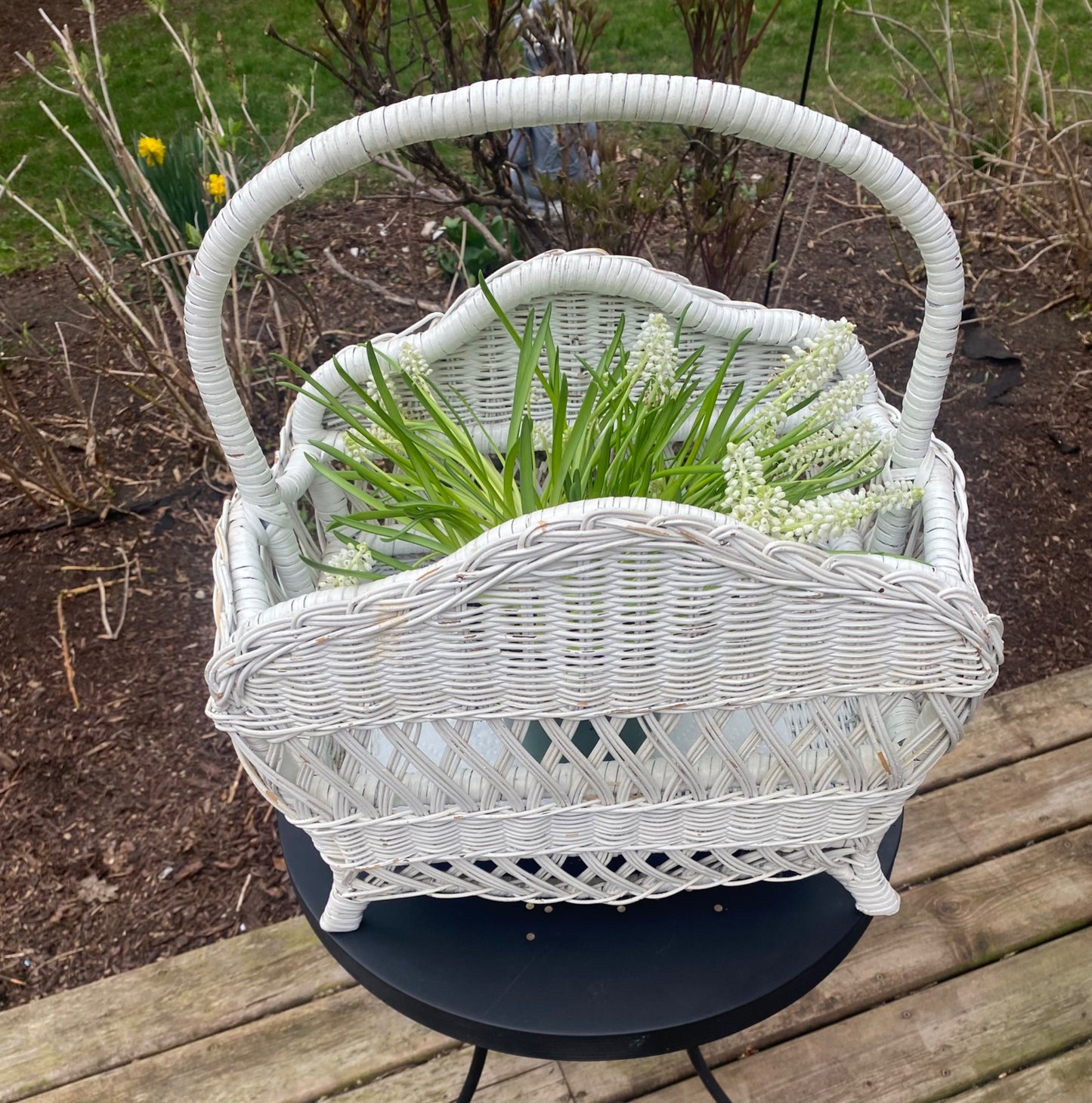 White Wicker Vintage Magazine Stand