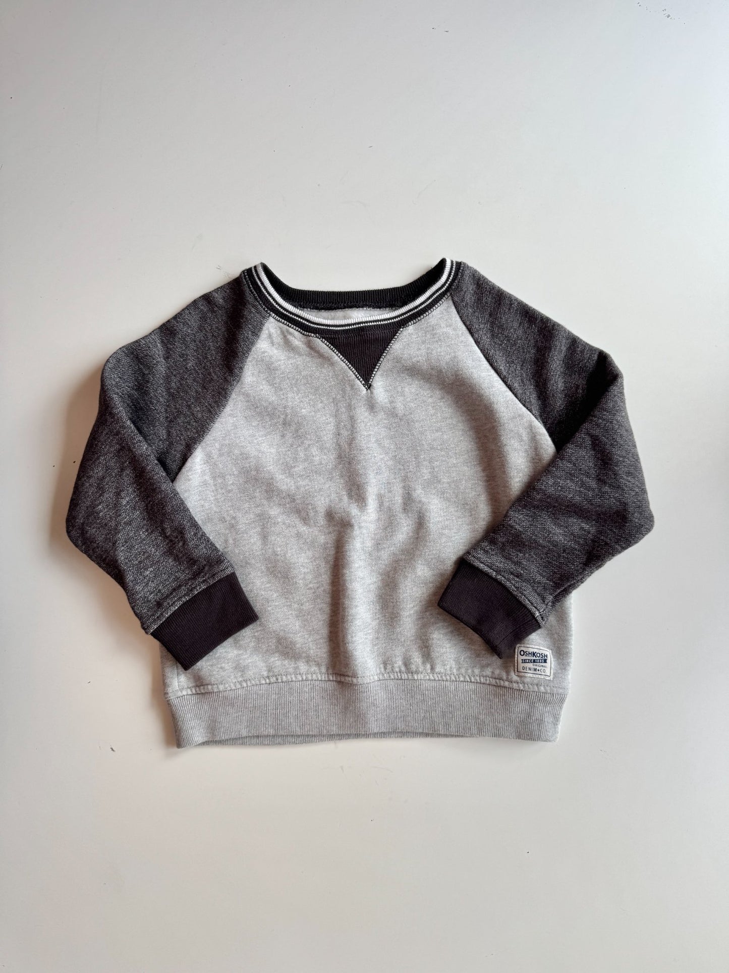 0519 OshKosh grey sweatshirt