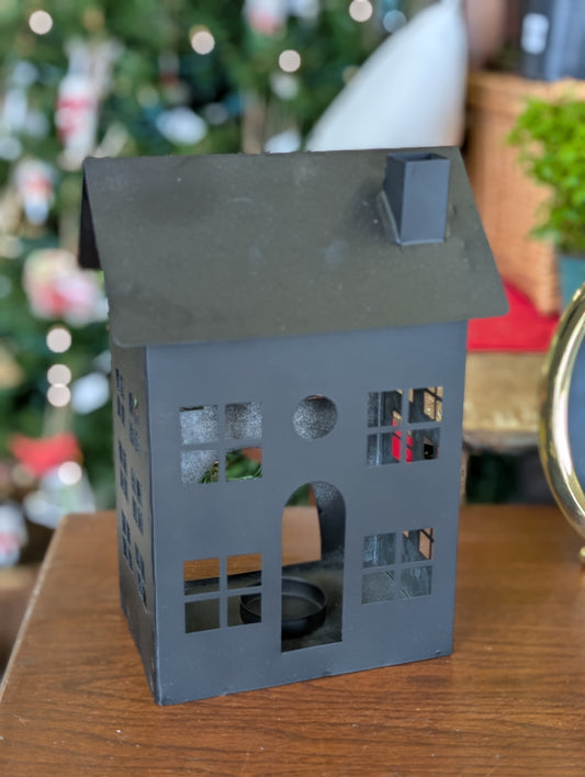 Black metal candle holder