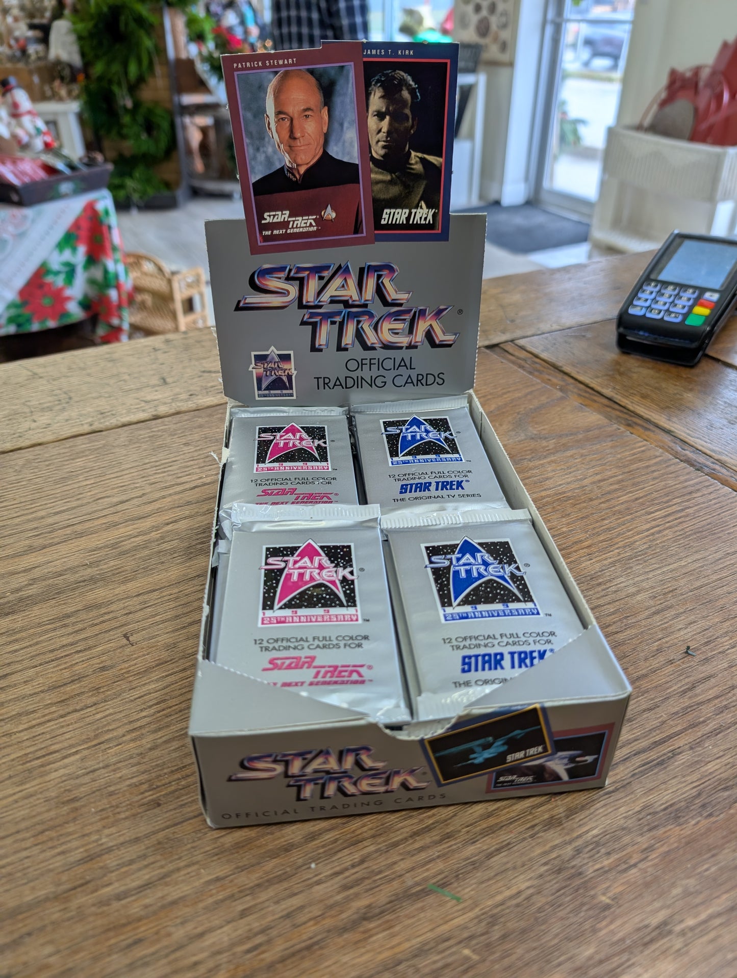 Star Trek Trading Cards (12 cards per pack)