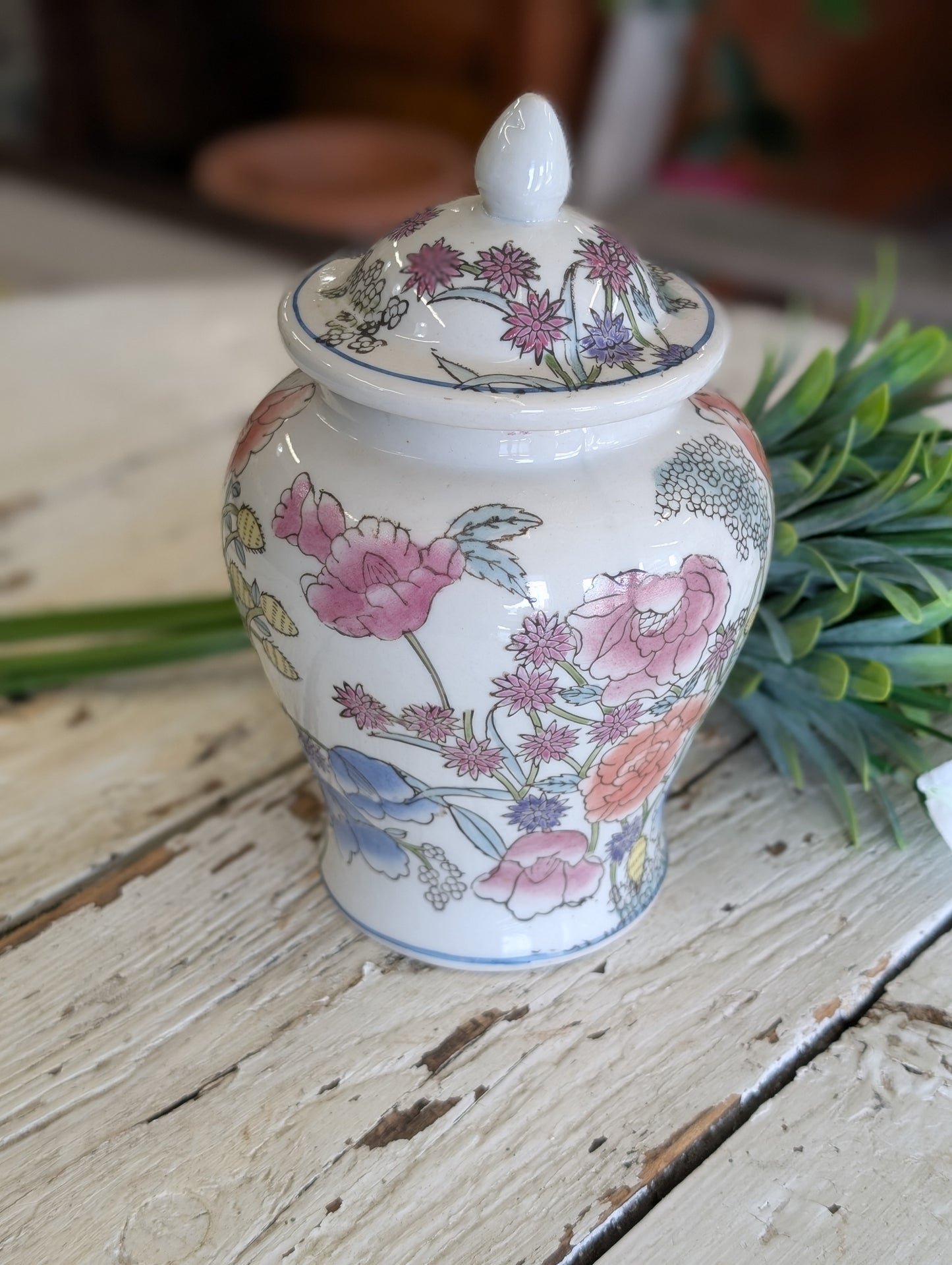 Ginger Jar with lid