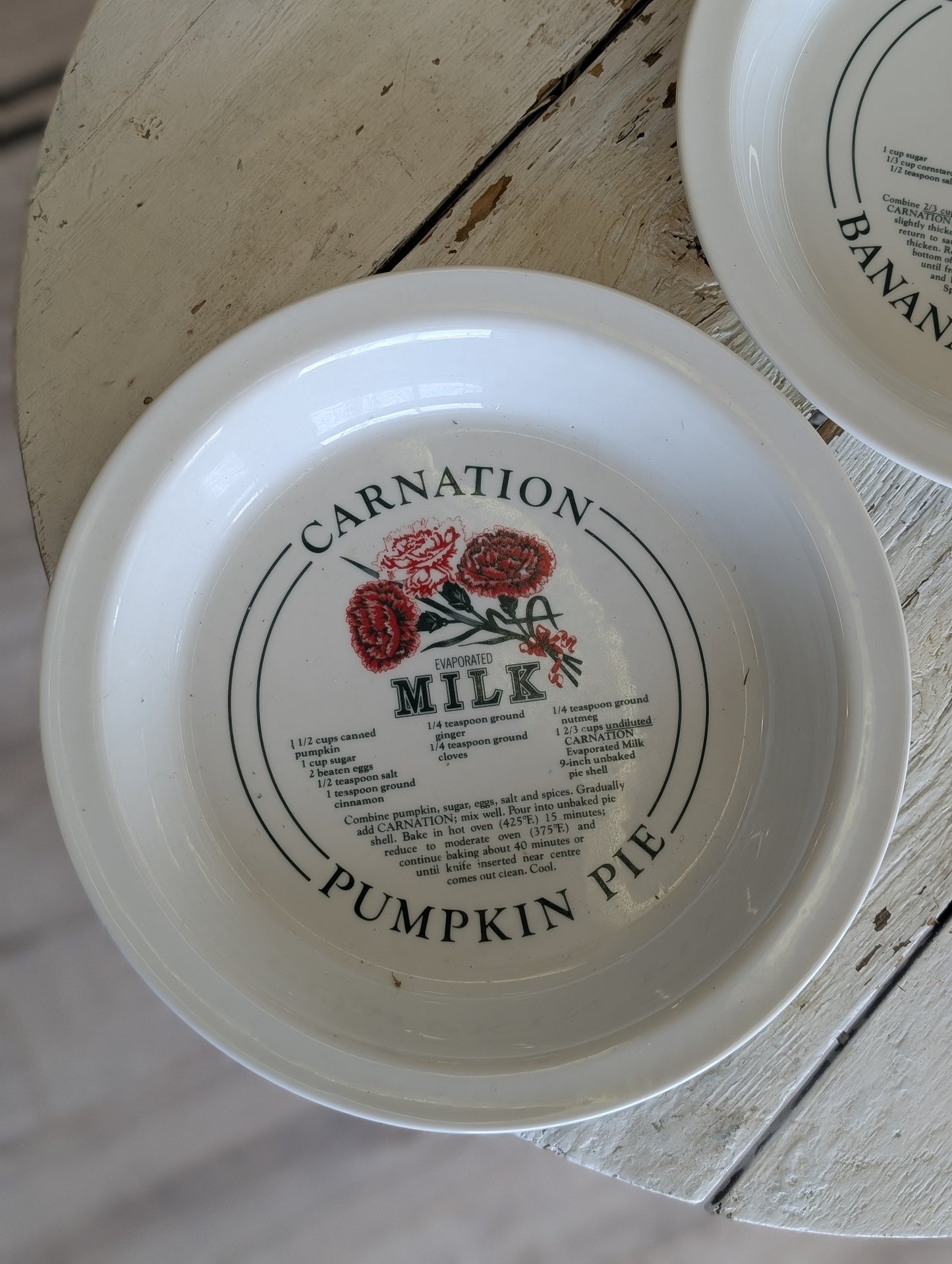 Set of Carnation Pie Plates