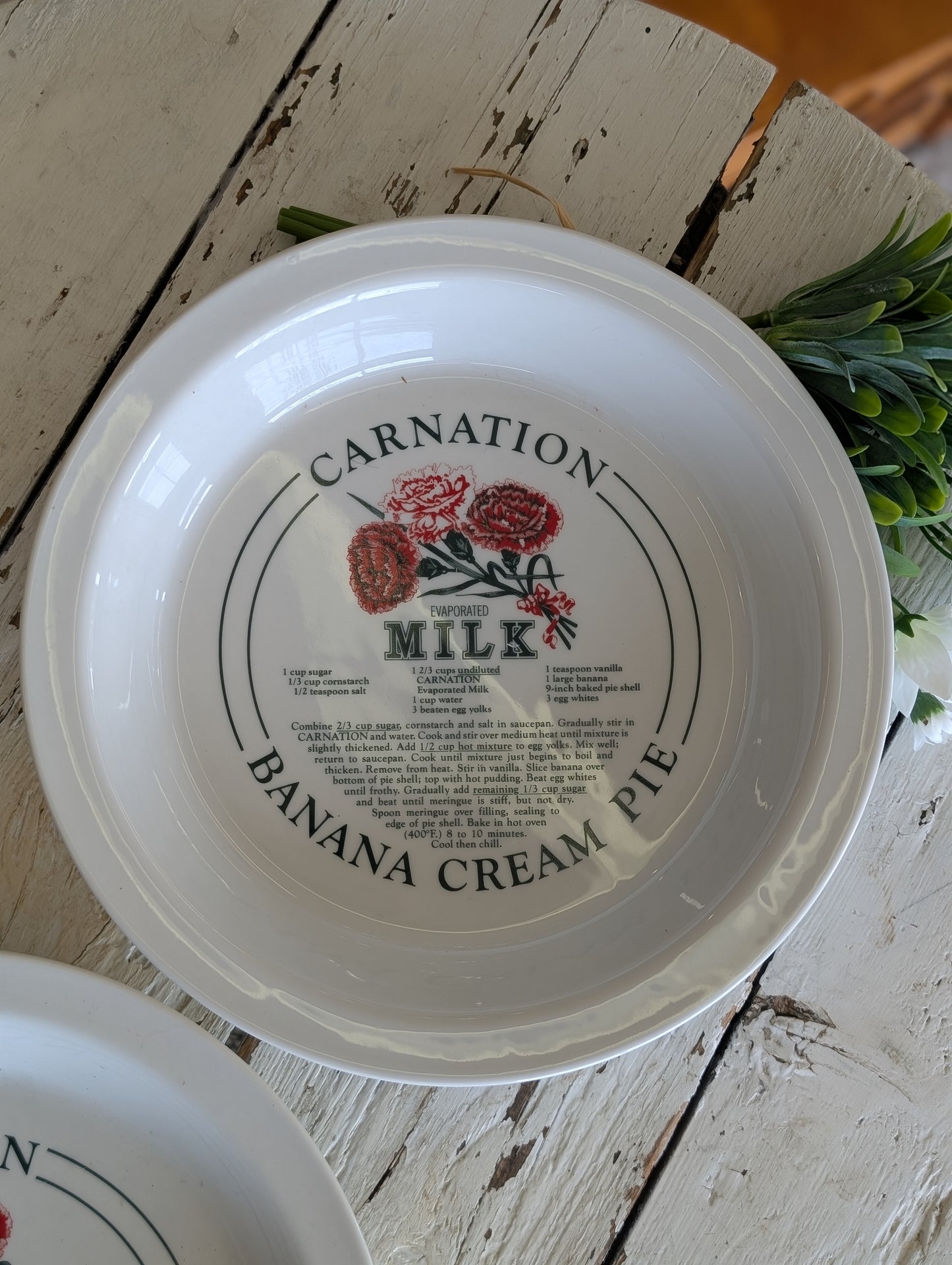 Set of Carnation Pie Plates