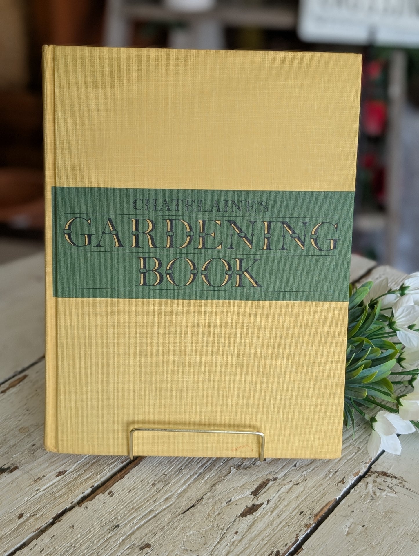 Chatelaines Gardening Book