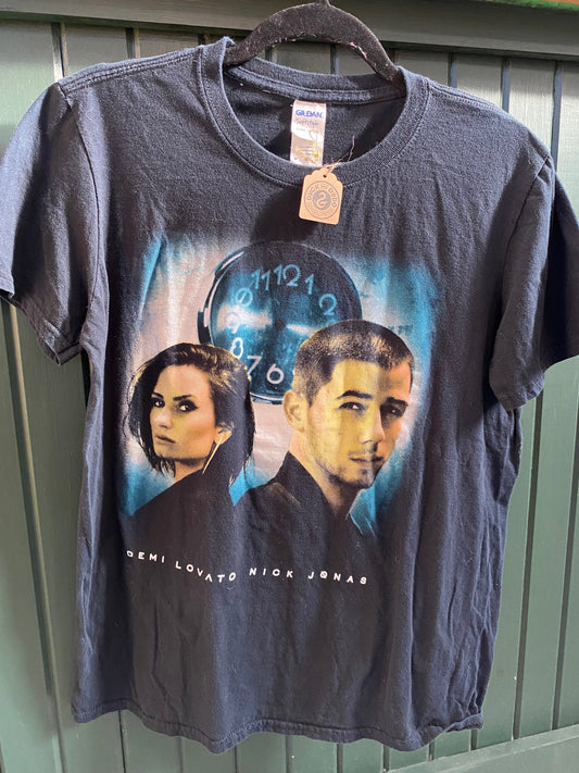 Demi & Nick T-Shirt (Size M)