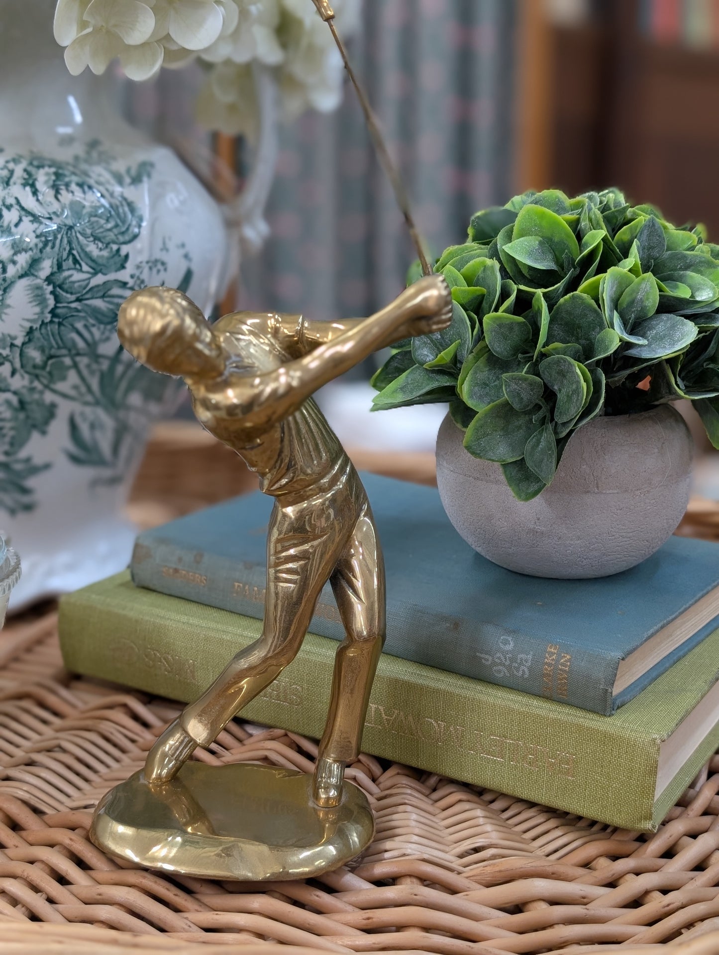Brass golfer