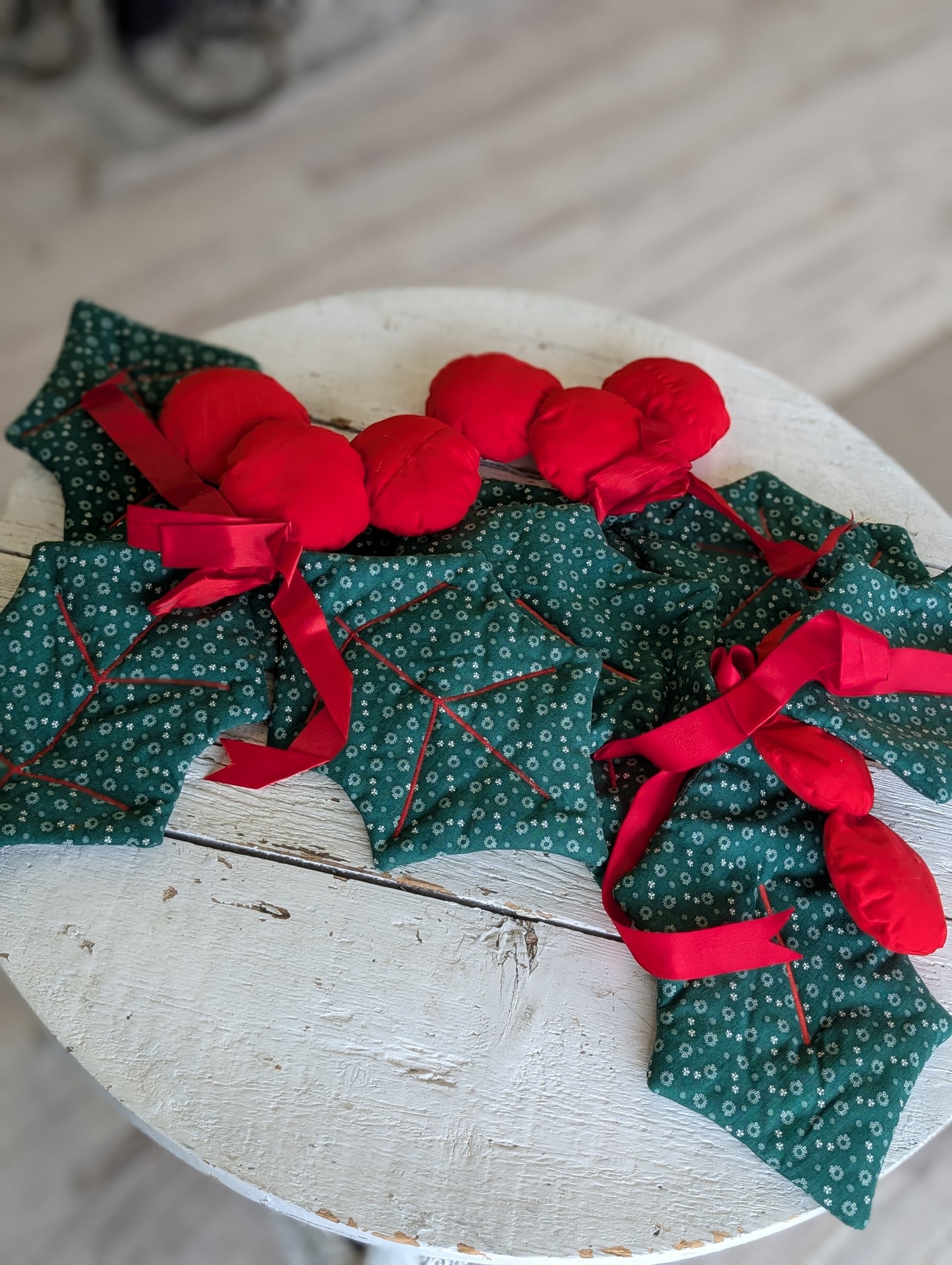 Set of 3 sewn holly leaves