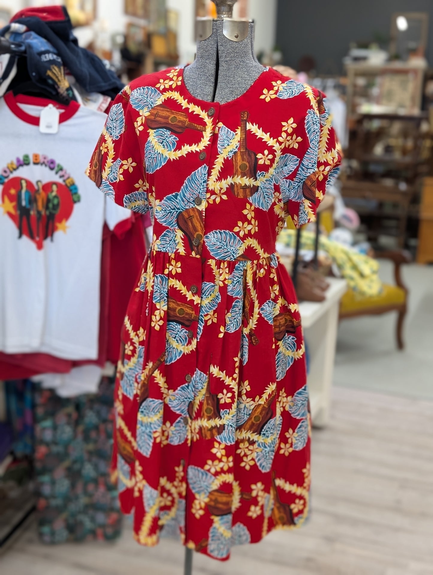 Hilo hatti Hawaiian Dress