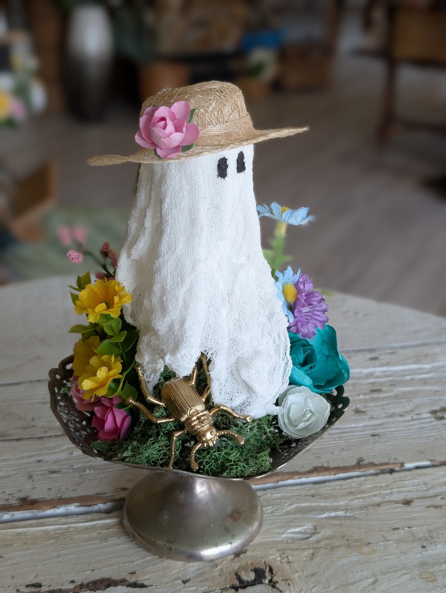 Flower Ghost Holly