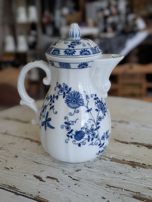Vienna Woods Blue Onion Coffee Pot