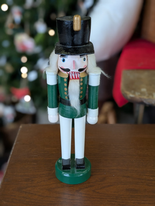 Green nutcracker