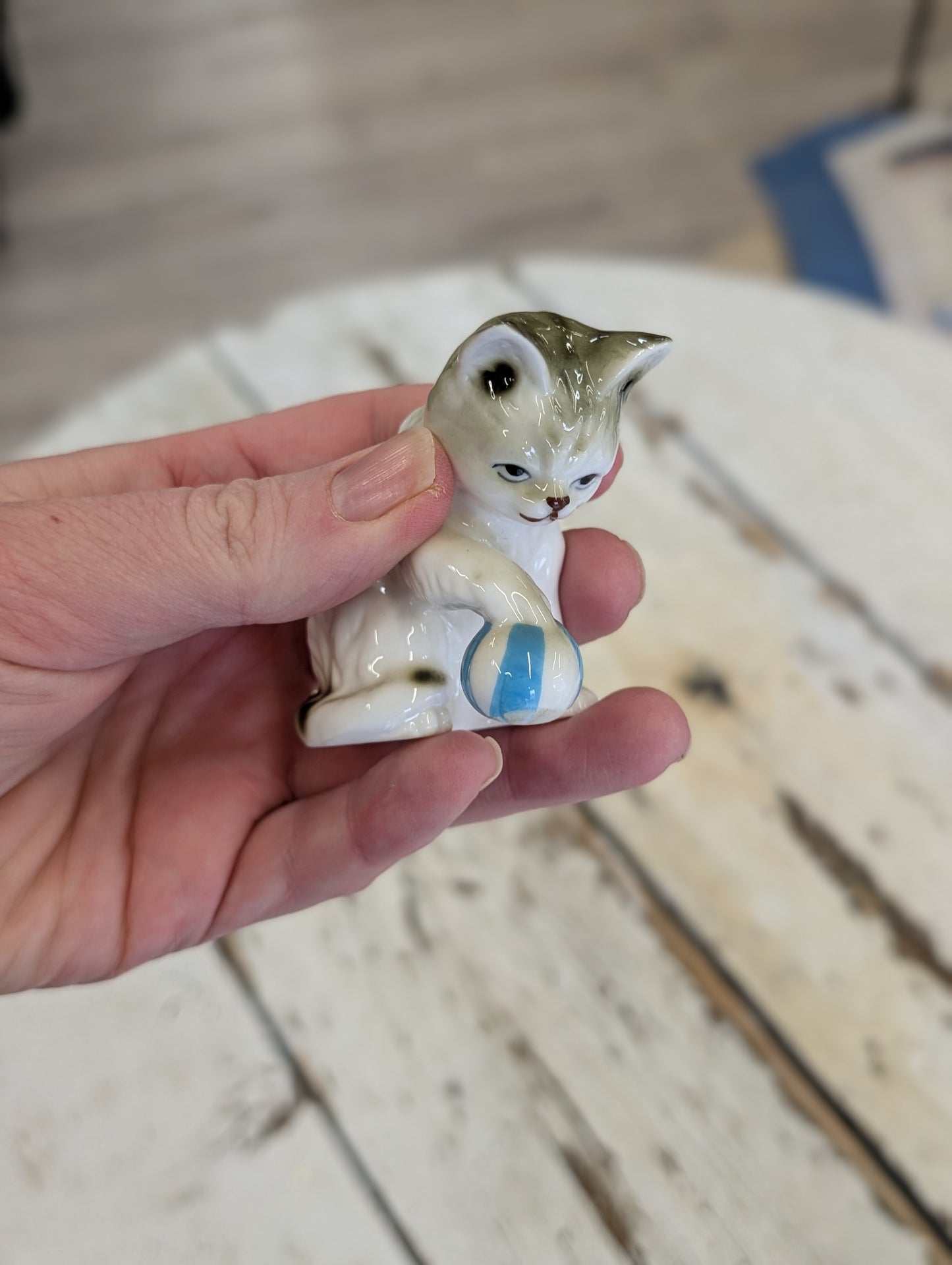 Ceramic kitten