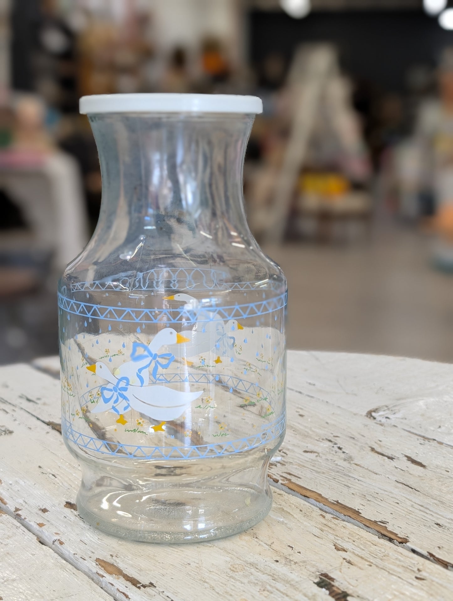 Goose with ribbon juice jug