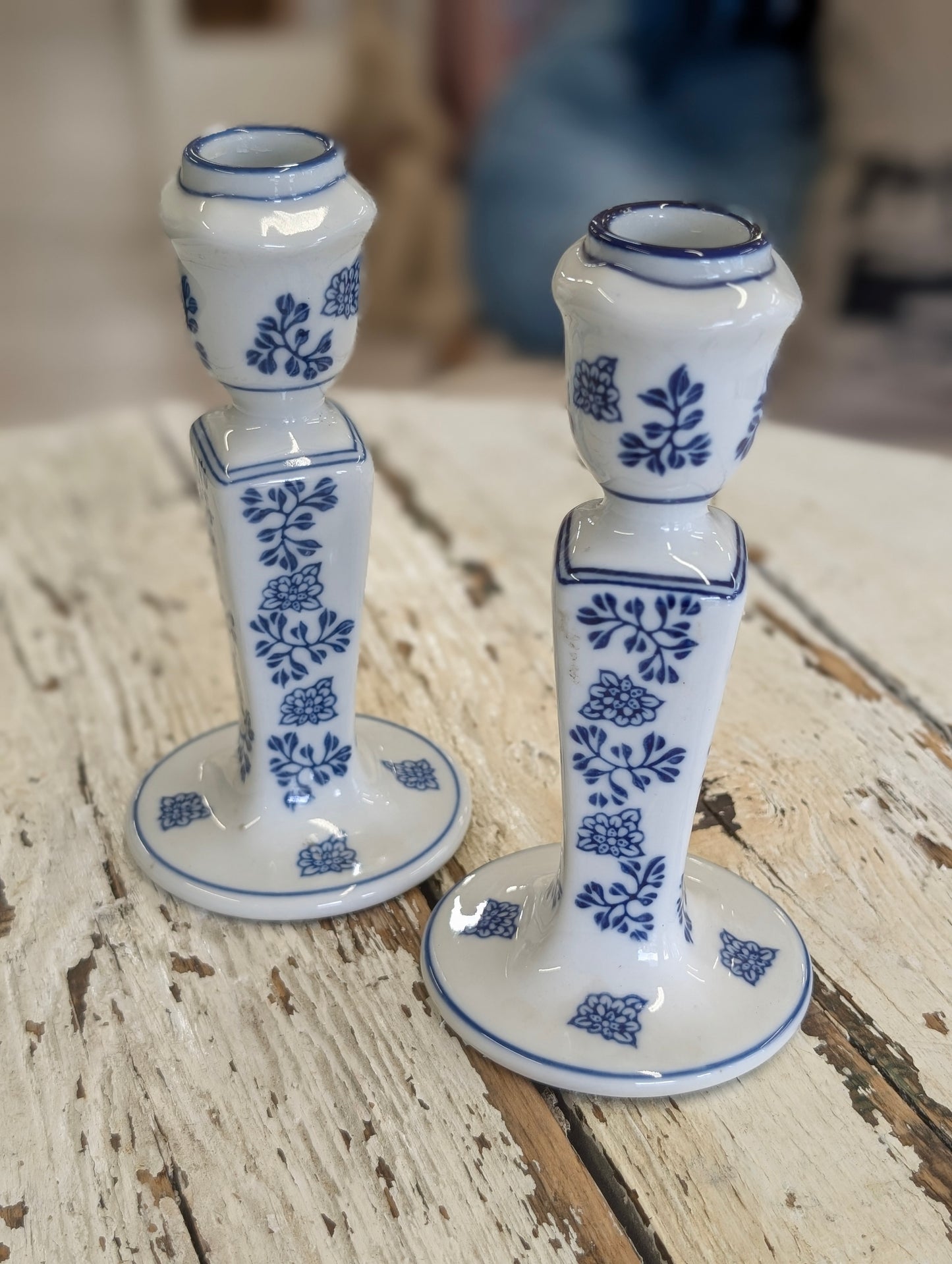 Set of blue ceramic cable holders