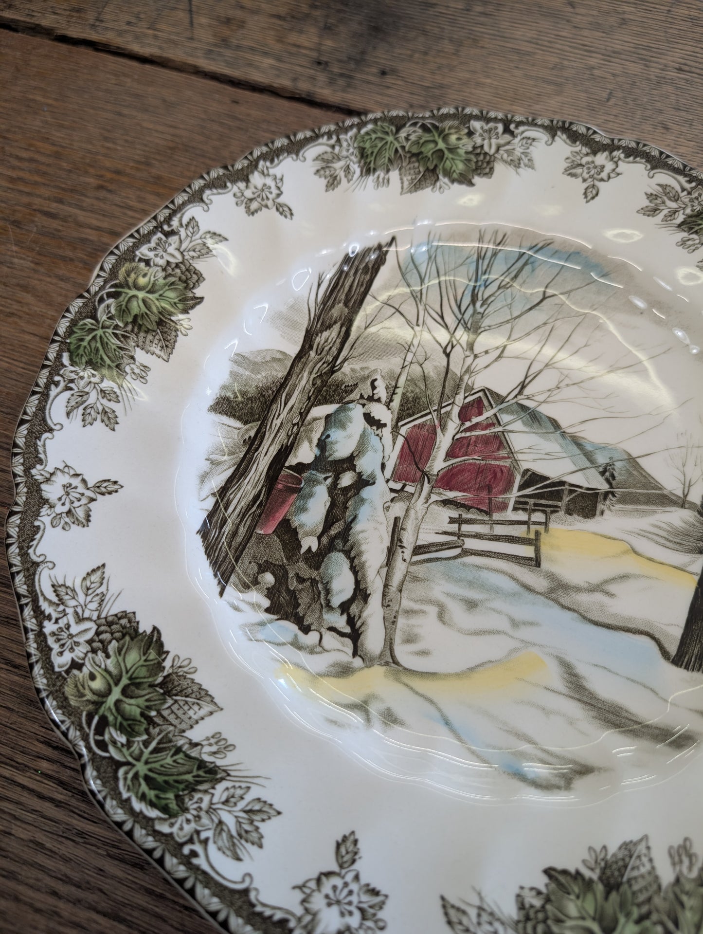 Set of 4 friendly village dinner plates