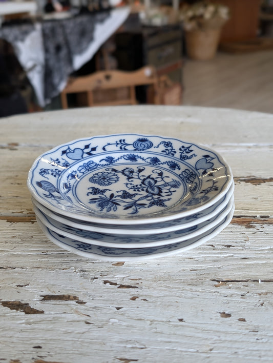 Meissen Blue Onion set pf 4 desert plates