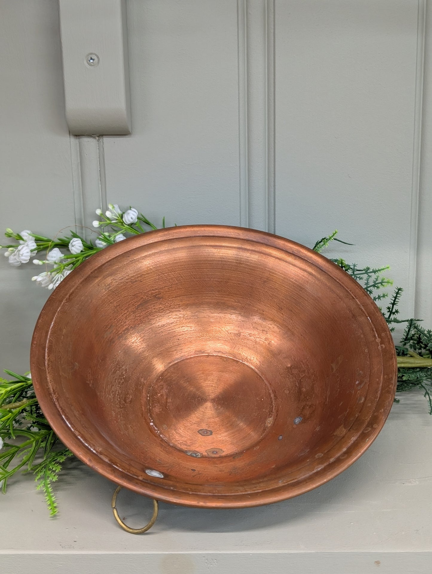 Wall hanging copper bowl smooth