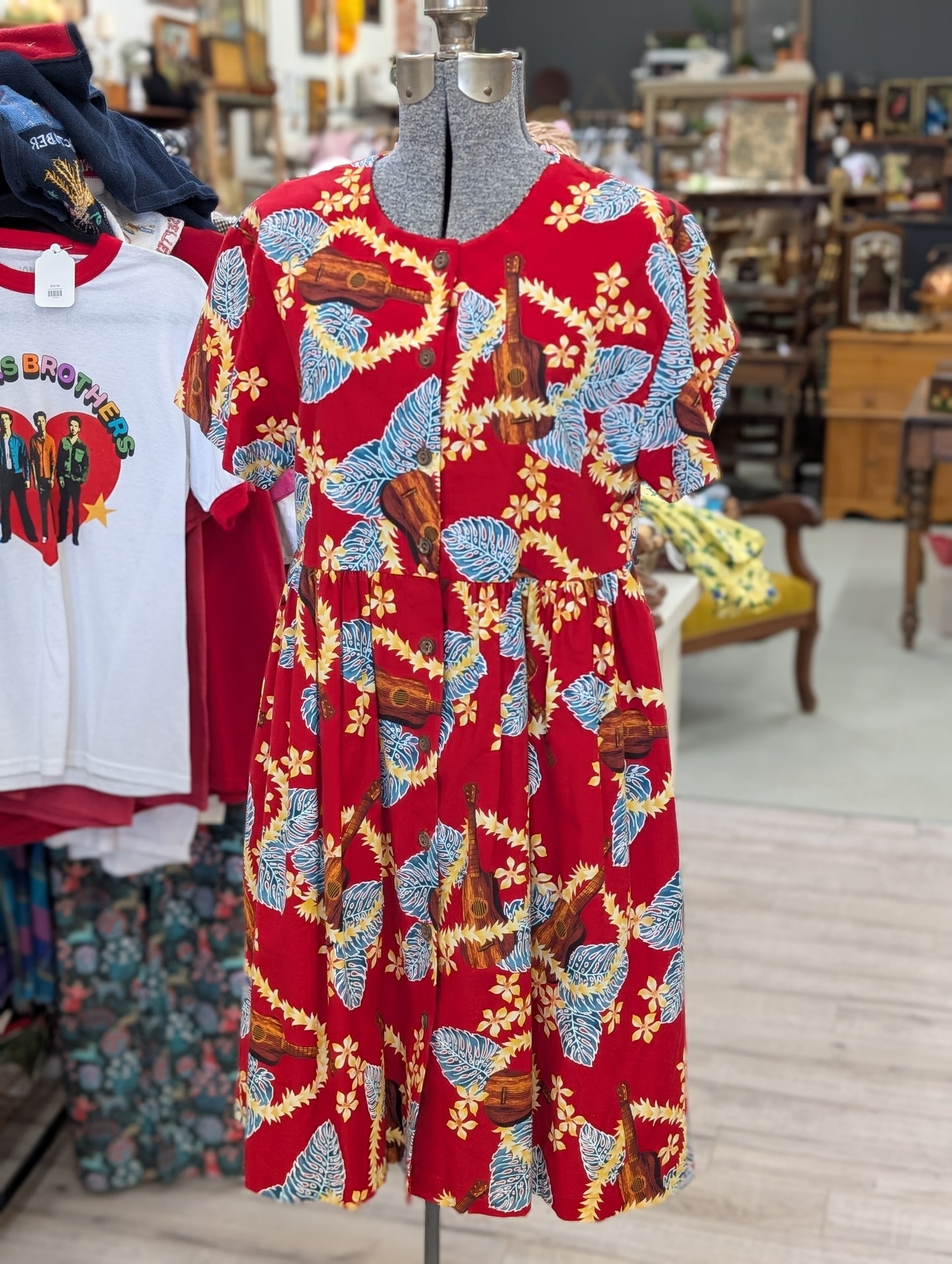 Hilo hatti Hawaiian Dress