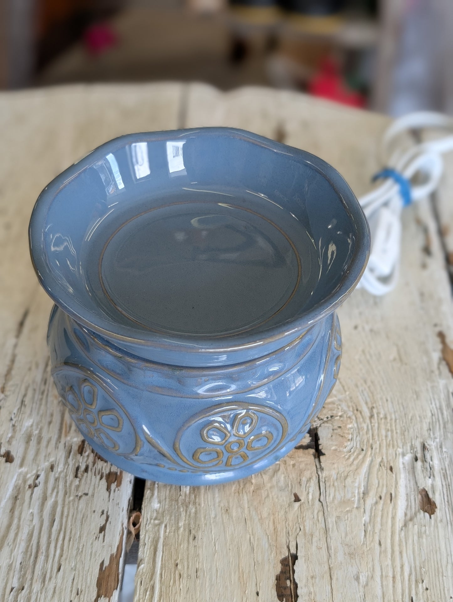 Ceramic wax melter