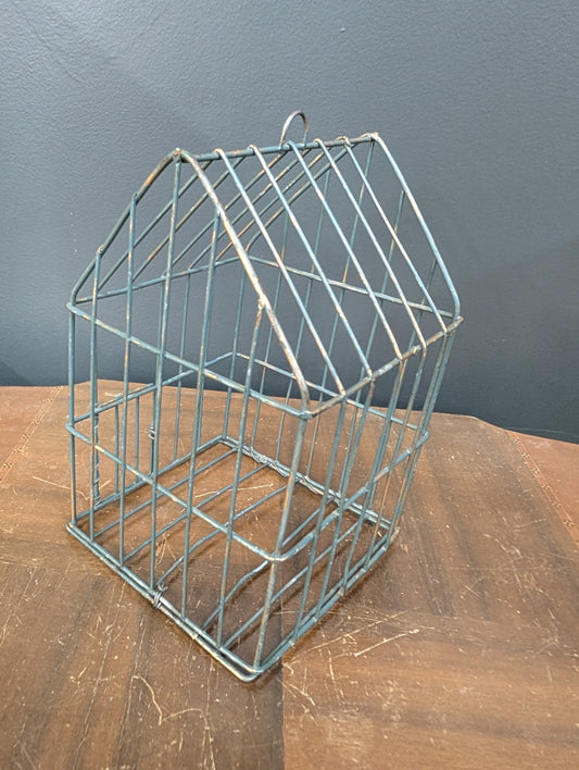 Wire decorative bird house