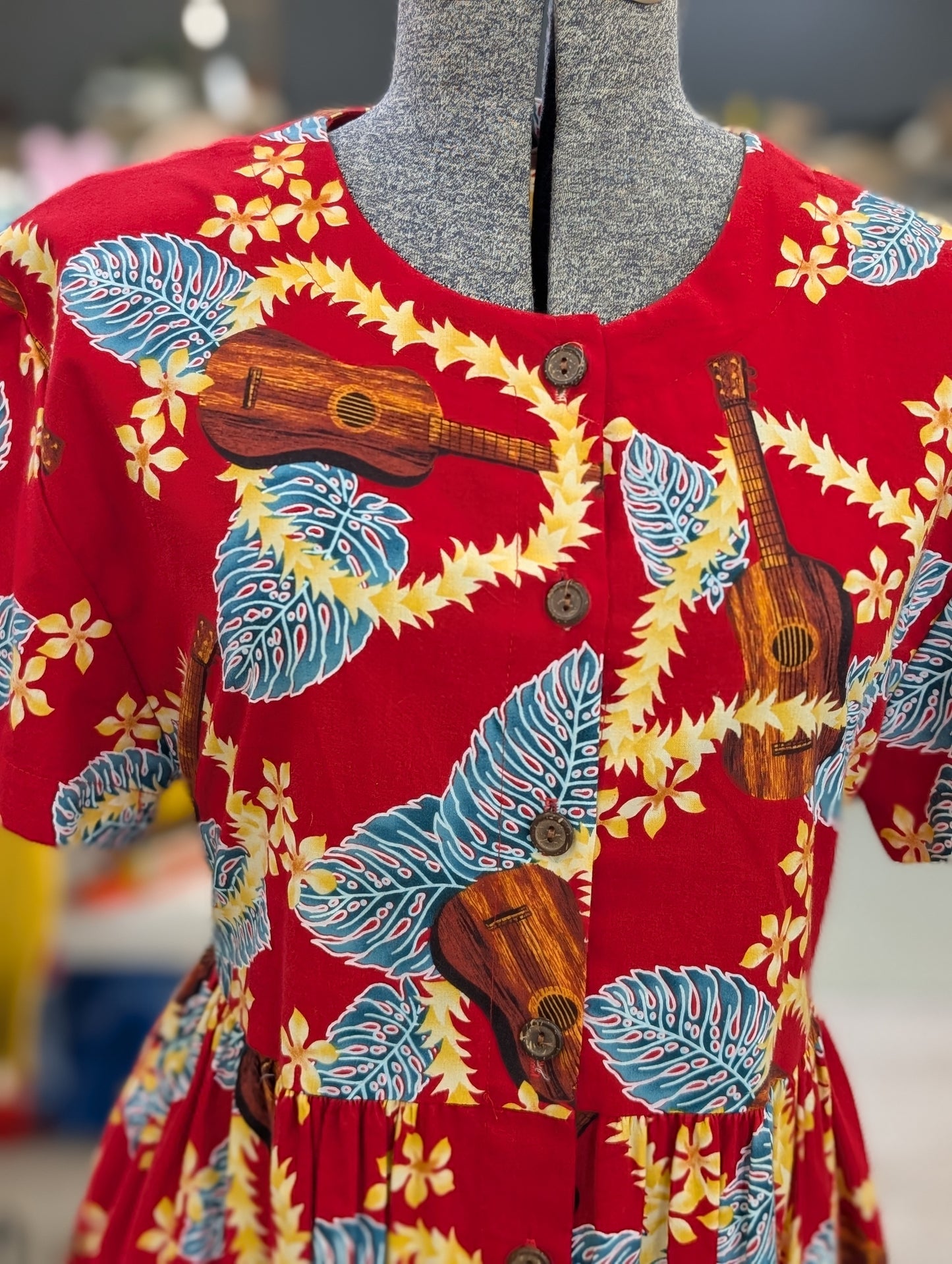 Hilo hatti Hawaiian Dress