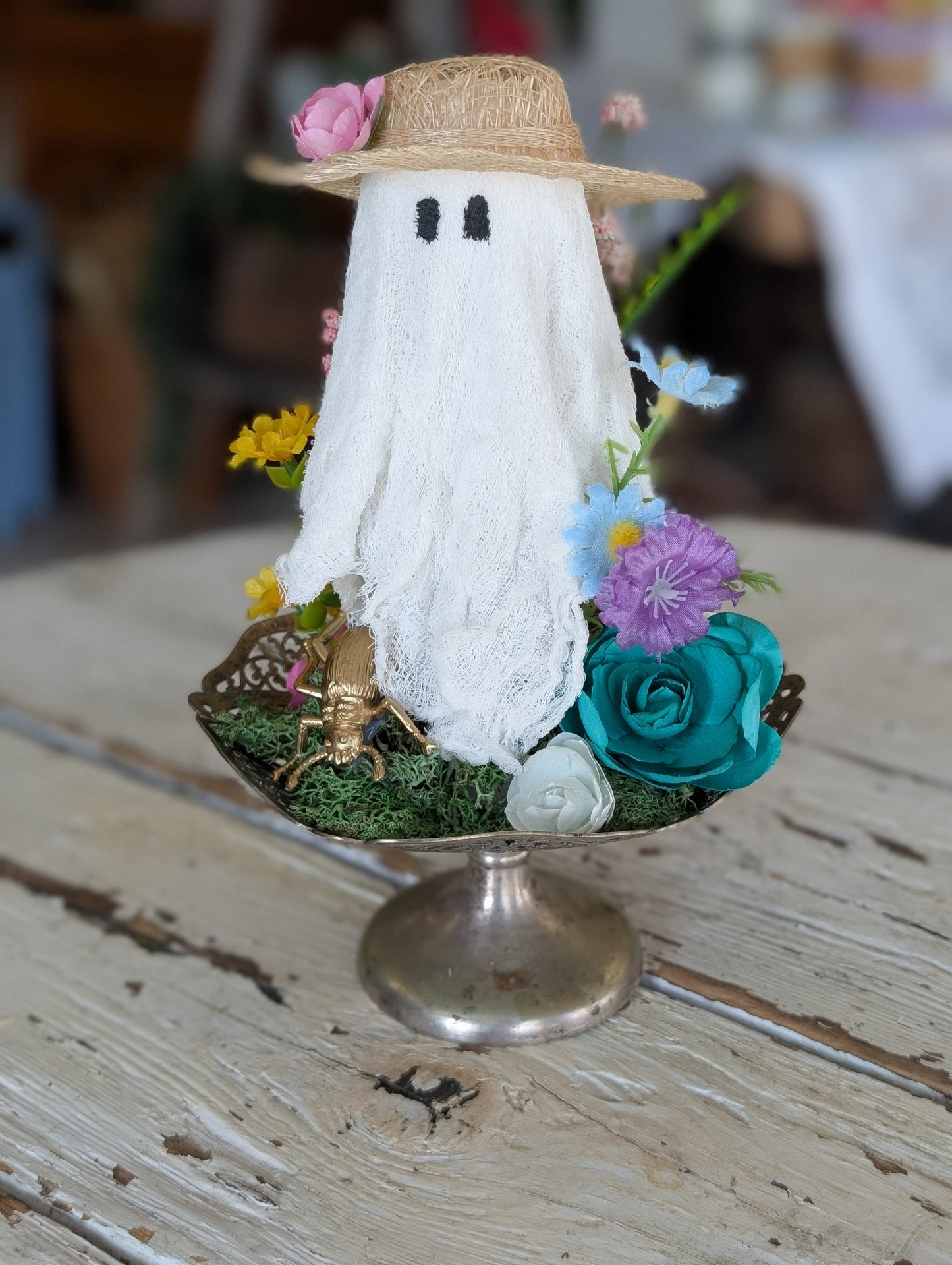 Flower Ghost Holly
