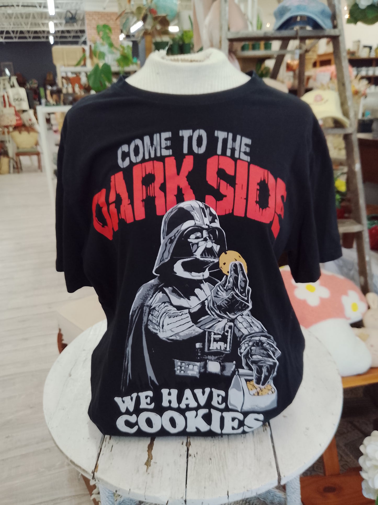 Darth Vader Cookies tee - M