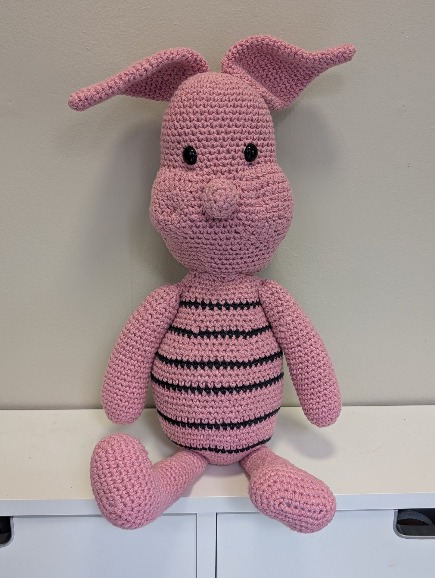 Knitted piglet
