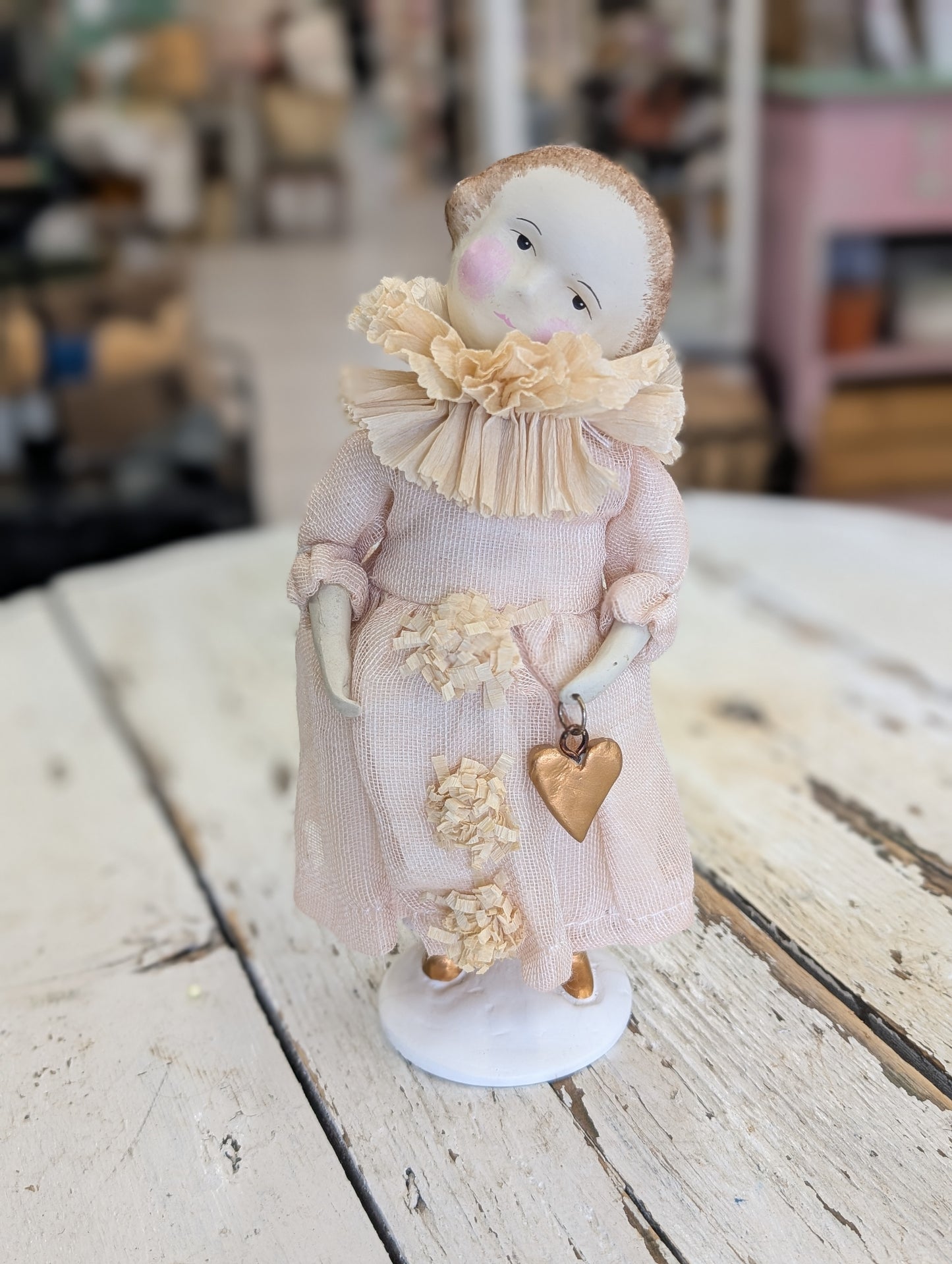 Dee Harvey Figurine