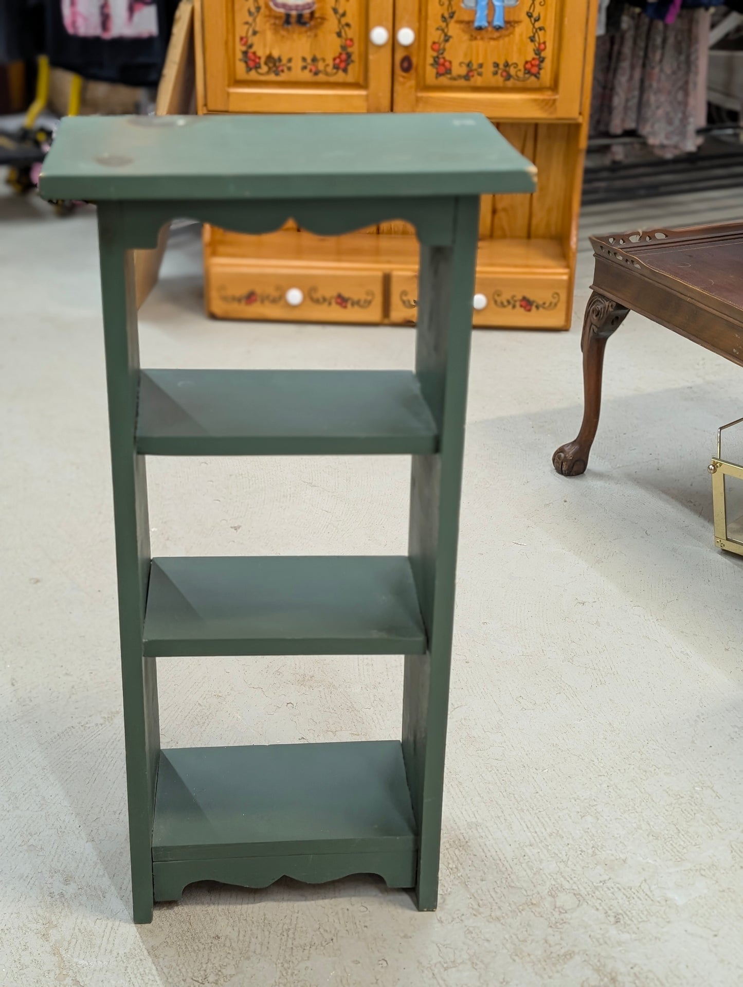 Green shelf