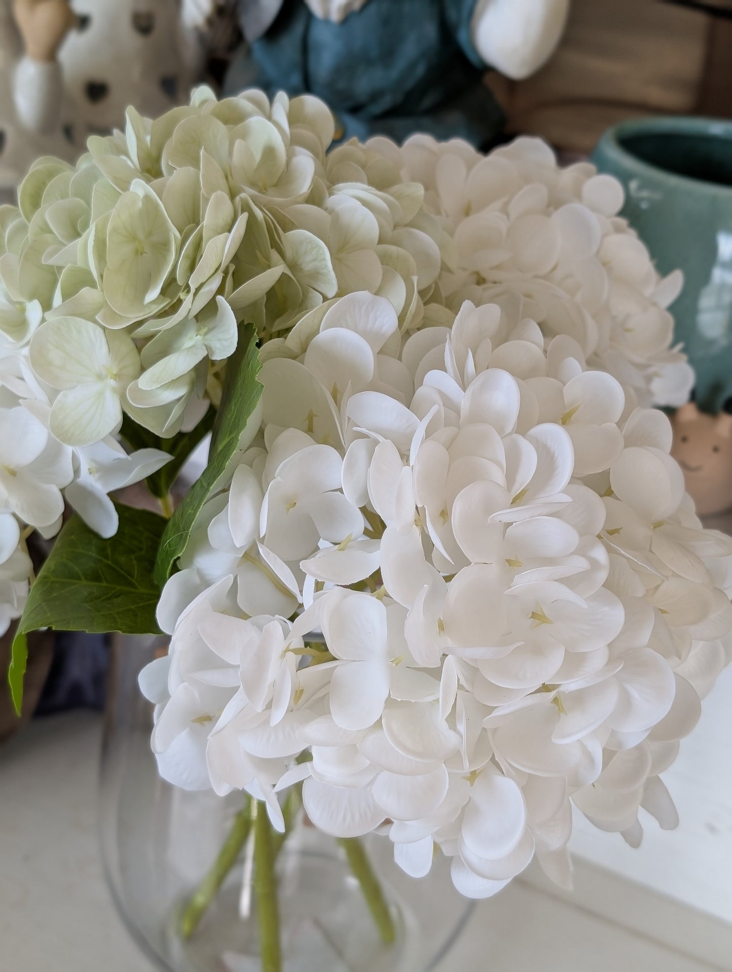 12" White Hydrangea Fresh Touch