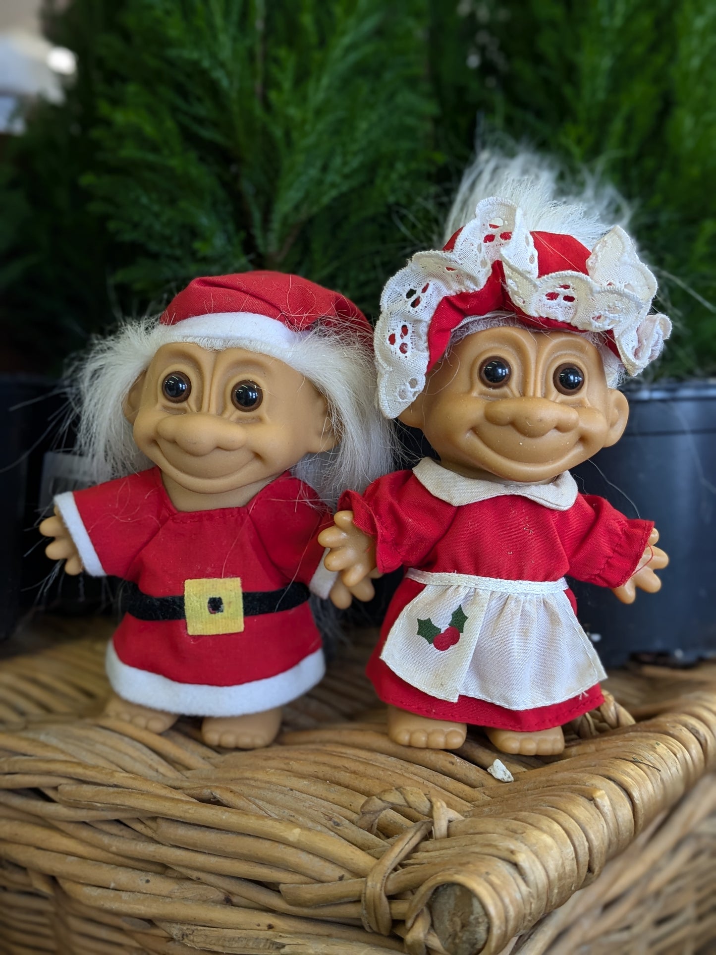 Santa Claus and Mrs Claus trolls