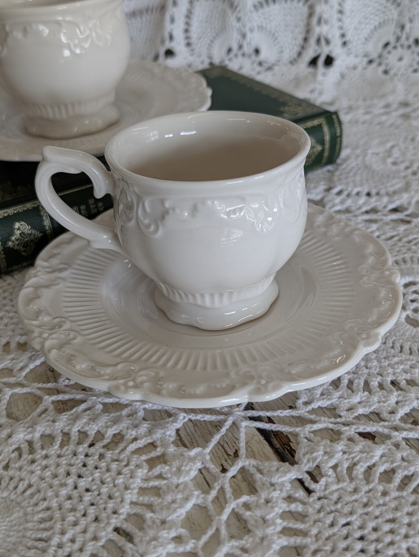 Set of 2 ceramic teacups