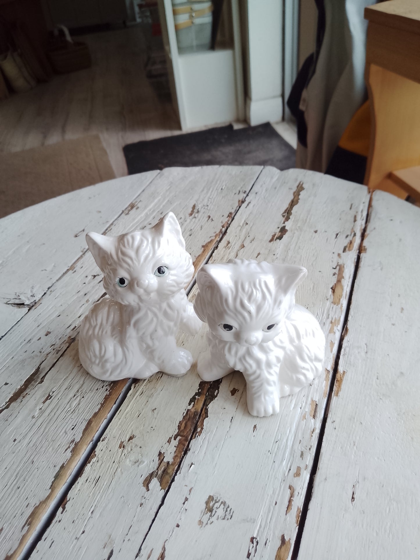 Ceramic White Kitten