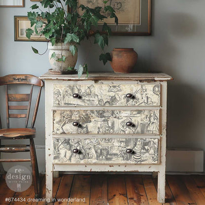 Decoupage paper - Dreaming in Wonderland