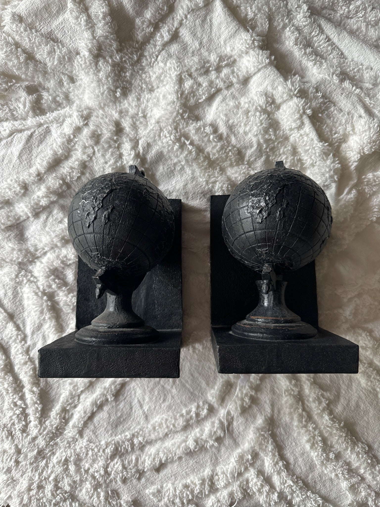 Set of globe book ends - 1