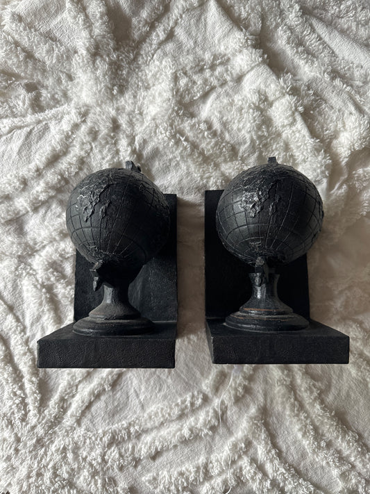 Set of globe book ends - 1