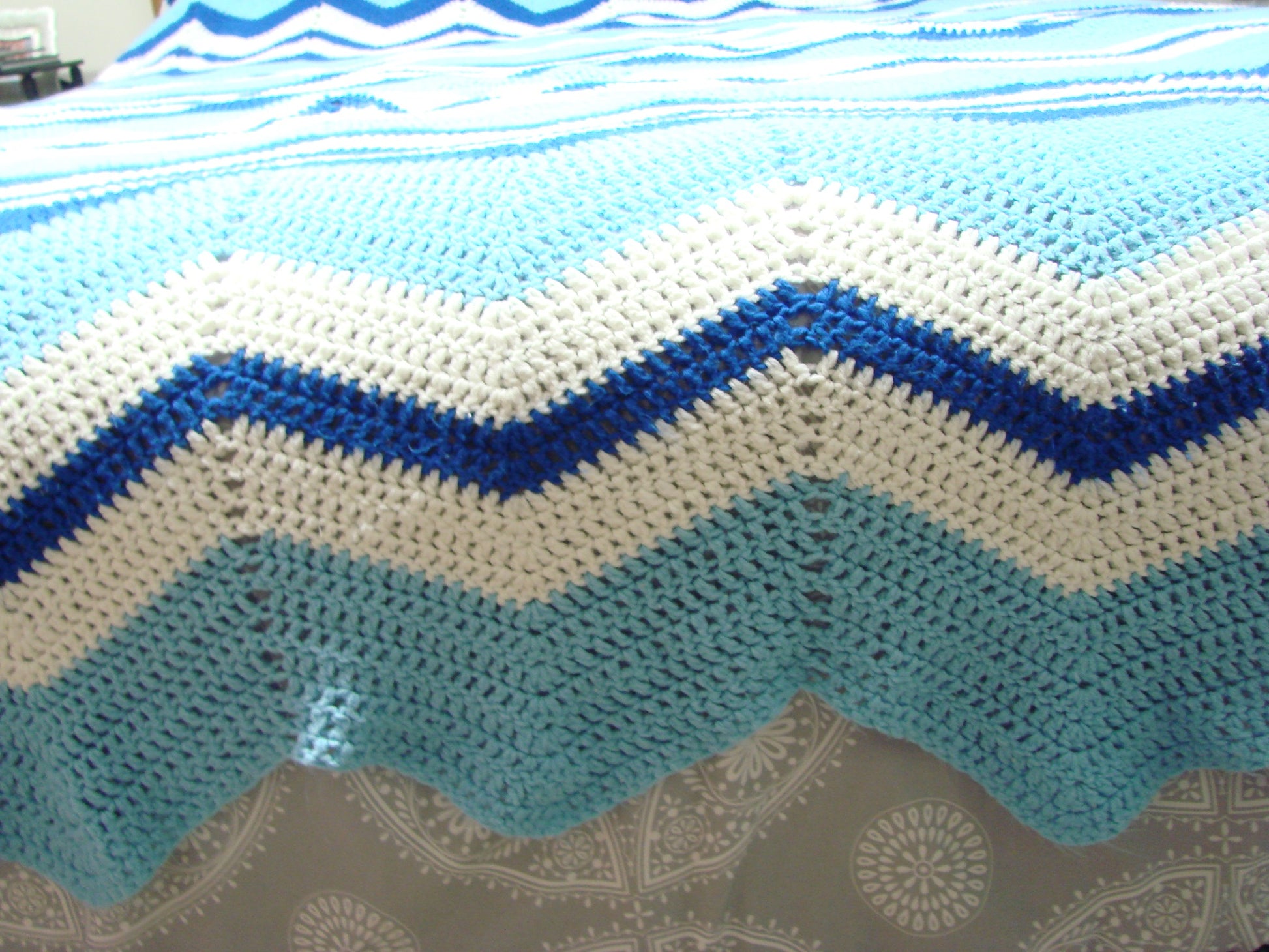 Handmade blue zig zag blanket (queen sized) - 3