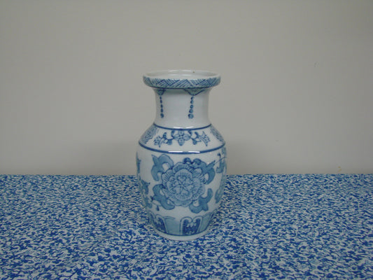 Blue and white made in china chinoiserie vase small - 1