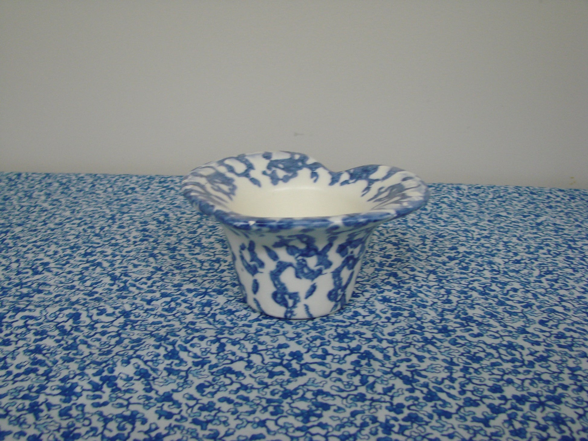 Blue and white heart tea light holder - 2