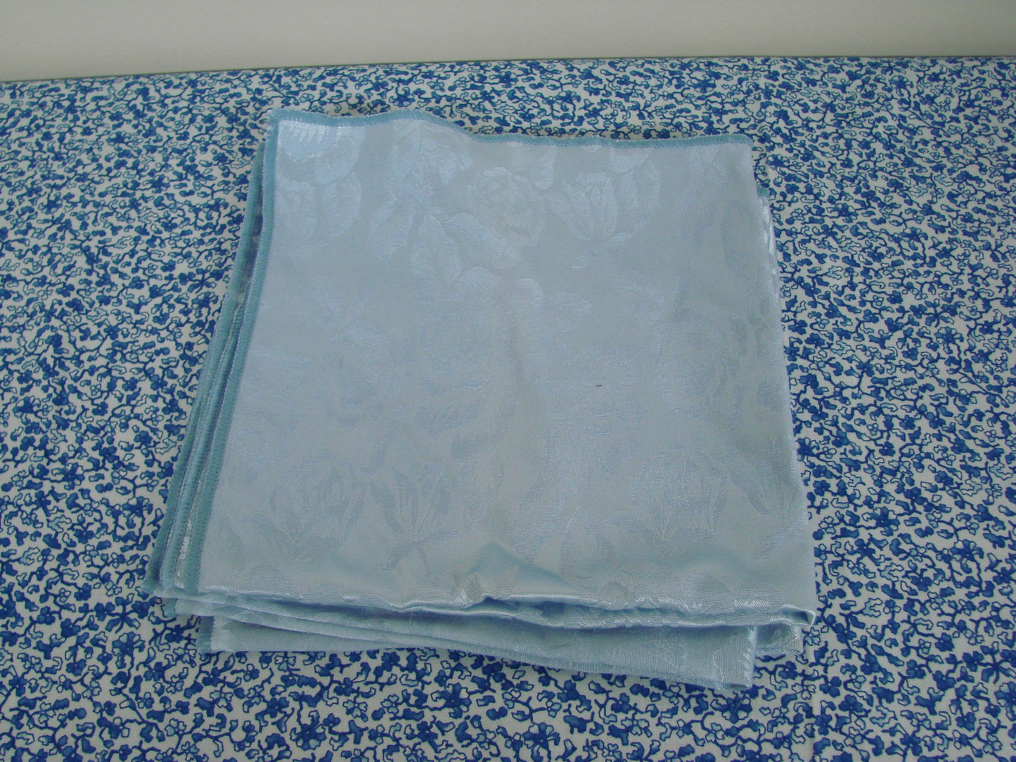 Blue floral reusable cloth napkins (set of 4) - 2