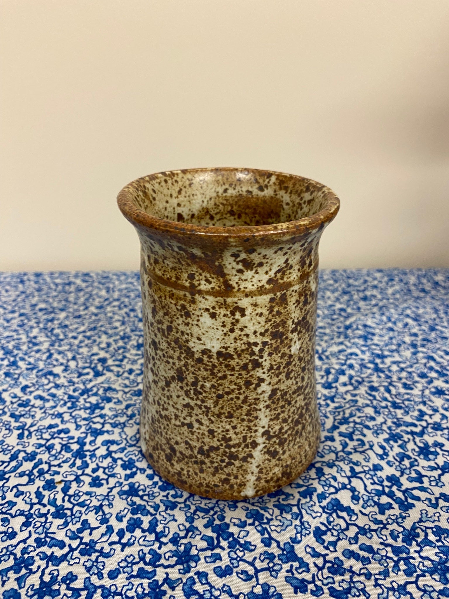 Speckled pottery small vase - 1