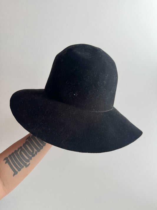 Aritzia WILFRED Cloche Hat - 1