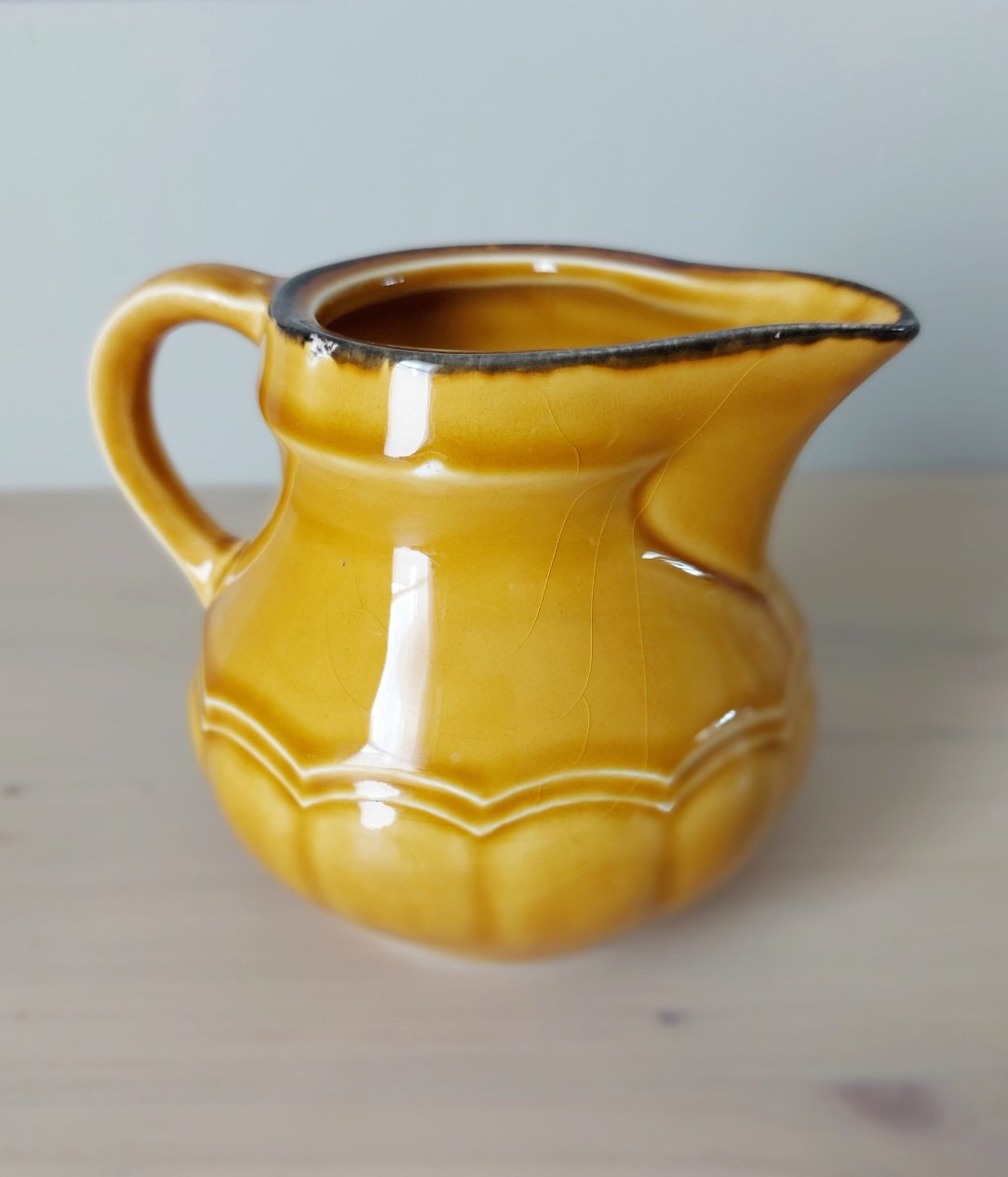 Mustard yellow Italian creamer - 1