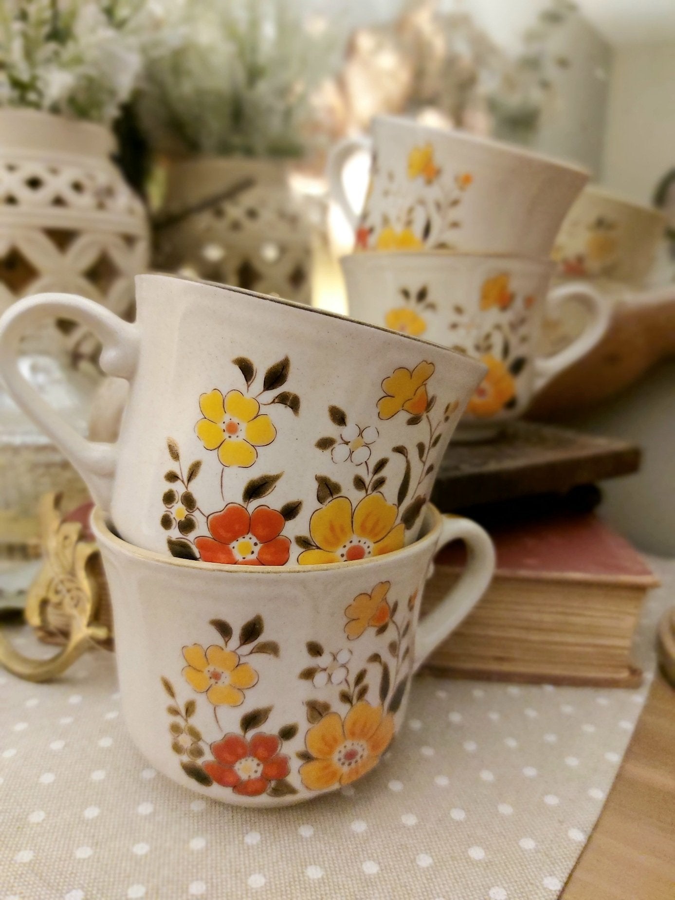 Set 4 Ironstone Wildflower Mugs - 1